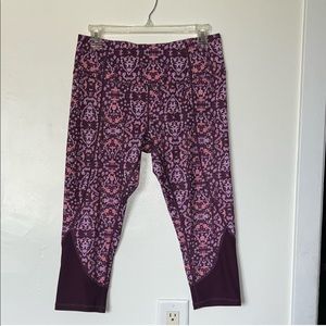 Apana Capri leggings pink, purple, coral